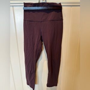 LULULEMON ATHLETICA Ladies Women’s Girls Size 4 Burgandy Cropped Leggings